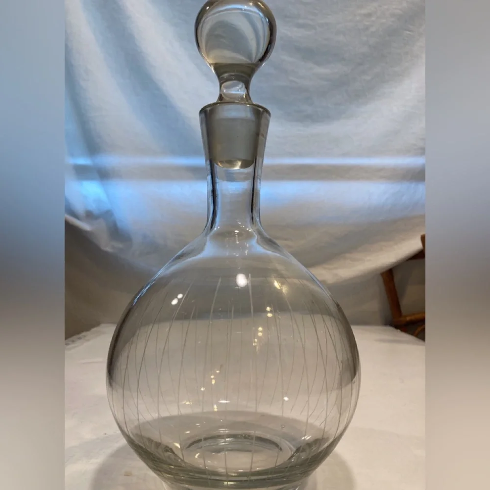Bulbous Wine Decanter Stripes Bulbous Stopper Crystal Heavy Wide Base No Chips